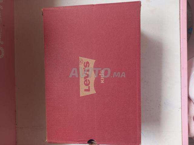 حذاء رياضي ليفايز للأولاد أصلي - 2