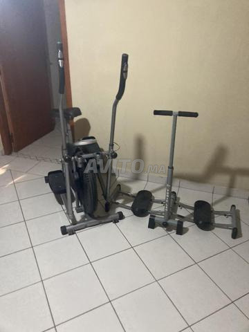 2 appareils de sport. Vélo elliptique et Leg Magic