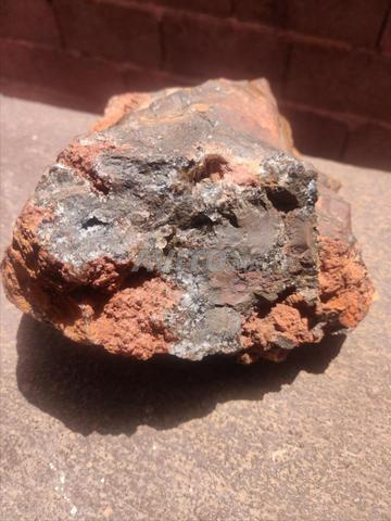 من يعرف عنه شيئاً فليتواصل معي - 2