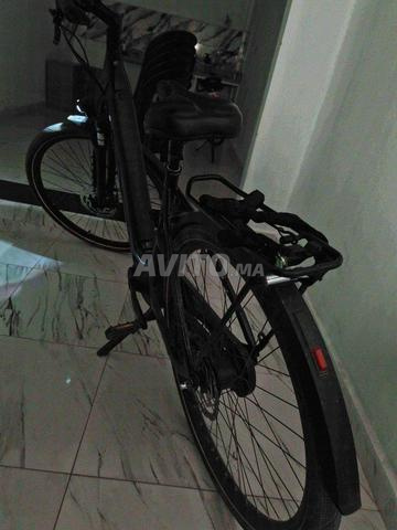 Cube 🇩🇪 2023 avec chargeur 4A  - 2