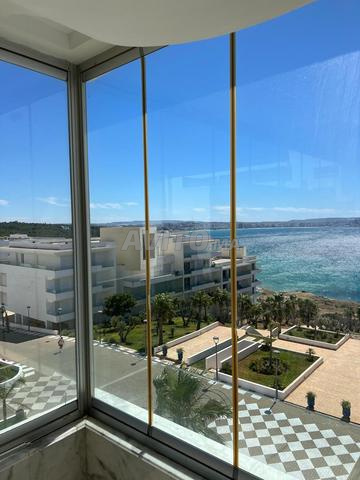 APPARTEMENT MEUBLÉ – VUE SUR MER –