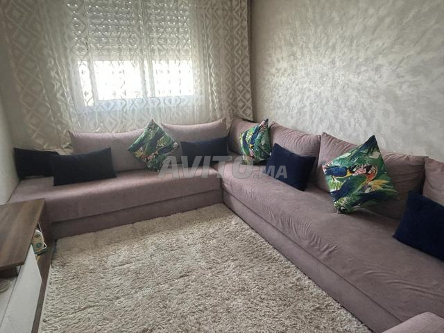 كنبة لغرفة المعيشة