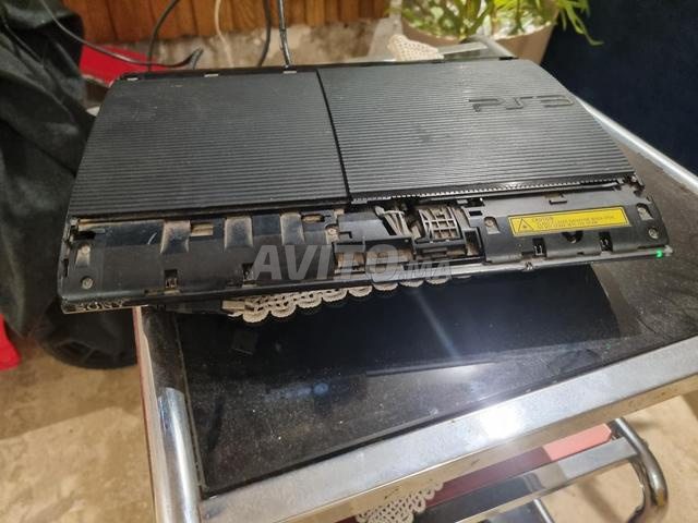 PS3 à vendre avec manette originale