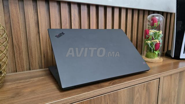 Lenovo X1 Extreme i7 16GB 512GB GTX 1650 - 2
