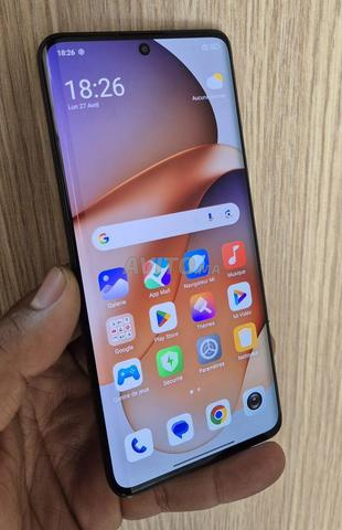 Téléphone avec une légère rayure - 2