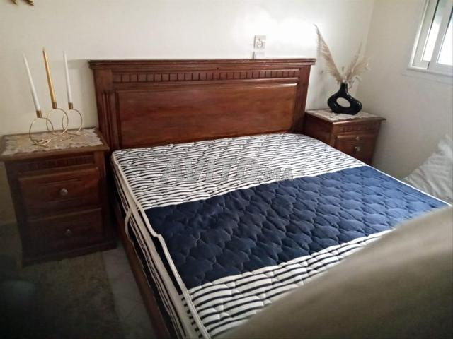 ناموسية مع مرتبة و 2 كراسي جانبيه