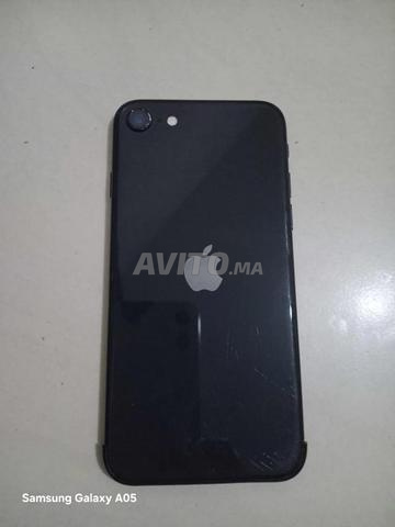 iPhone SE2020 tout original 73 état de batterie