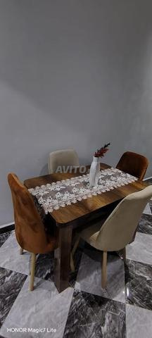 Salle à manger moderne de haute qualité, dépêchez-vous de réserver