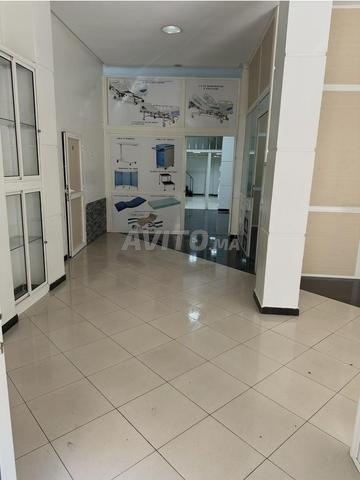 À louer local 190 m2 2 Mars - 2