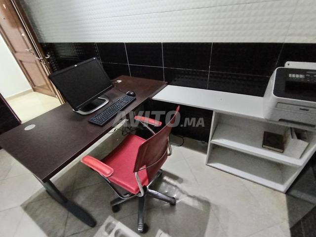 مكتب كامل للبيع بسعر جيد جداً