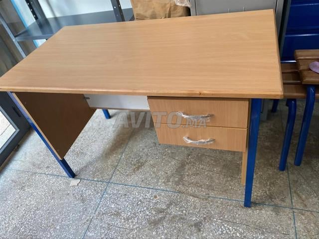 Bureau semi métallique économique / vestiaire