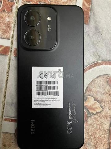 Téléphone Redmi 15C 8Go 128Go en très bon état