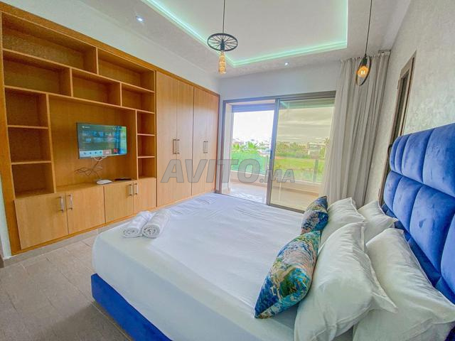 فيلا بتصميم معماري مع مسبح خاص - 2