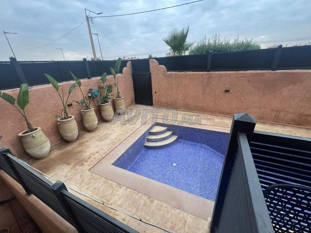 Villa à vendre à Mabrouka avec piscine