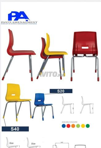 Chaise monocoque avec écritoire plastique disponible - 2