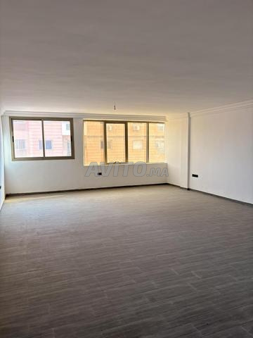 مكتب للبيع - 2