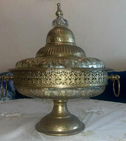 Plat décoratif marocain en verre et métal doré