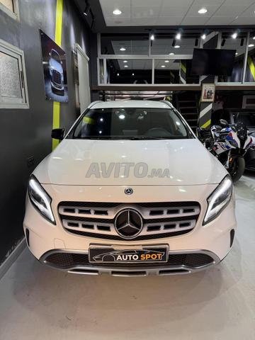 Mercedes Benz GLA - 2