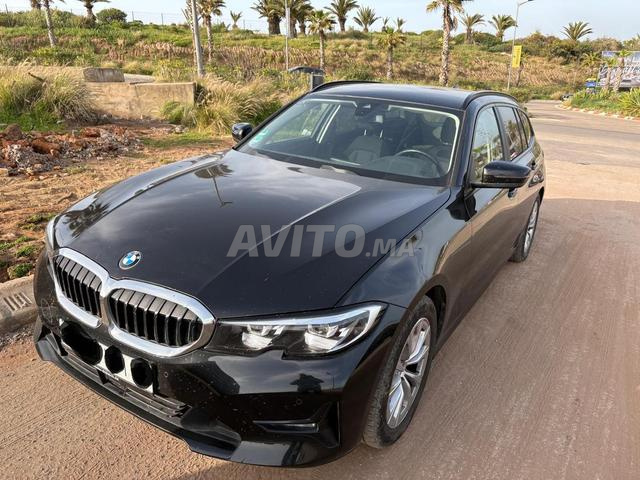 BMW الفئة الثالثة هجينة أوتوماتيكية 2022 كومبي في سلا