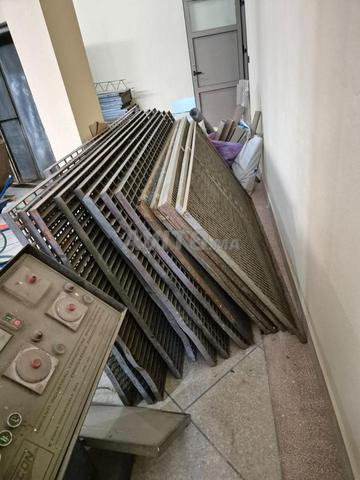 Cabine / équipement de peinture industrielle - 2