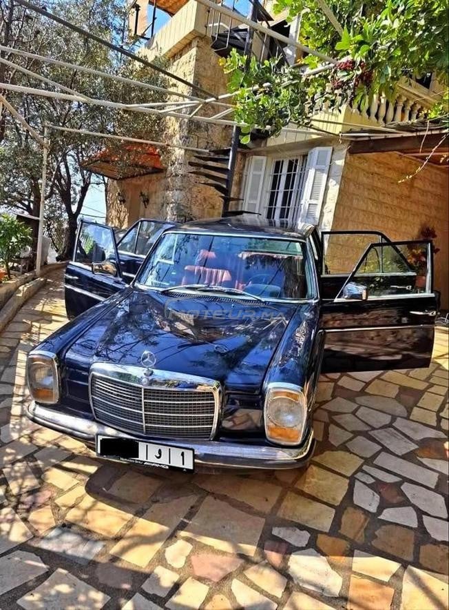Mercedes W115 200 