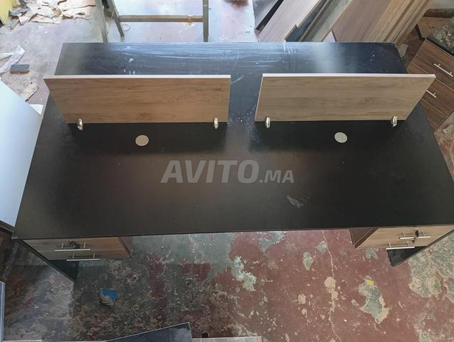 Bureau professionnel avec comptoir et armoire - 2