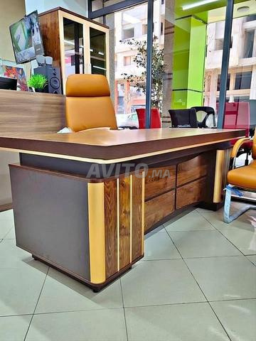 Bureau élégant importé design unique et durable 🪑