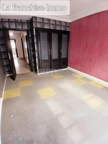 مكتب للإيجار 100 متر مربع في بورغون كازا بلانكا