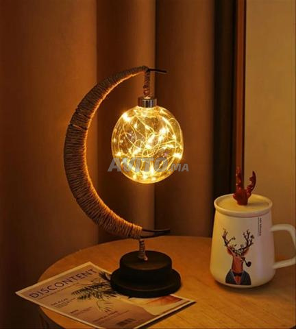 Lampe décorative avec design en croissant de lune et verre lumineux - 2