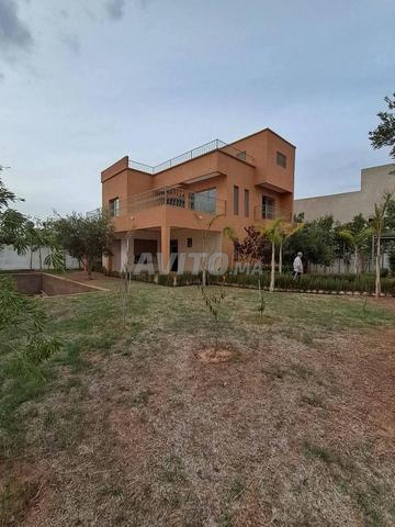 فيلا مرخصة للبيع - 2