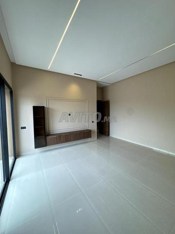 فيلا جديدة عصرية 4 غرف نوم في طارقة - 2