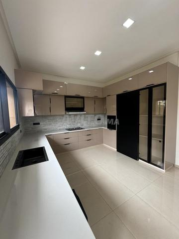 فيلا جديدة عصرية 4 غرف نوم في طارقة