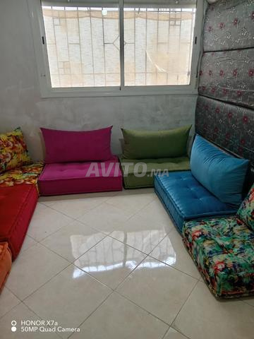 Salon magnifique et confortable pour les personnes de bon goût