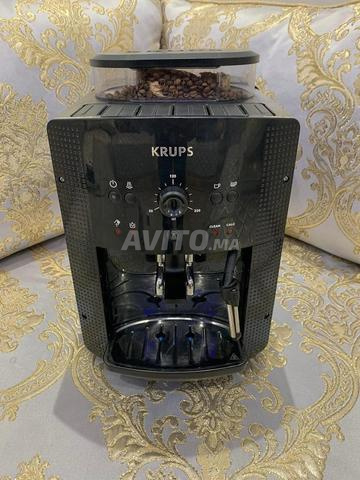 Machine à café et lait qui fonctionne bien, bienvenue à celui qui la veut