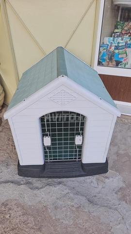 Niche en plastique robuste pour chien et chat