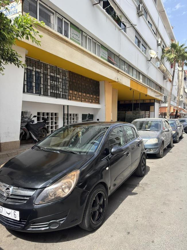 Opel Corsa Essence Manuelle 2007 à Rabat