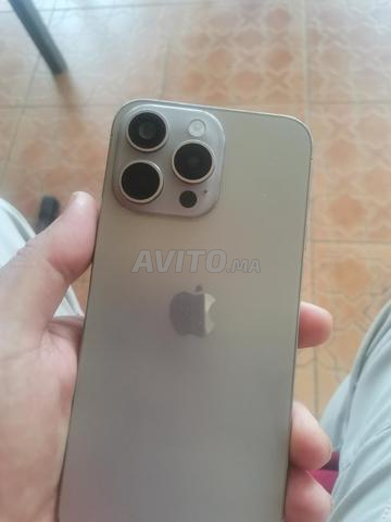 iPhone 15 Pro Max, copie des USA - 2