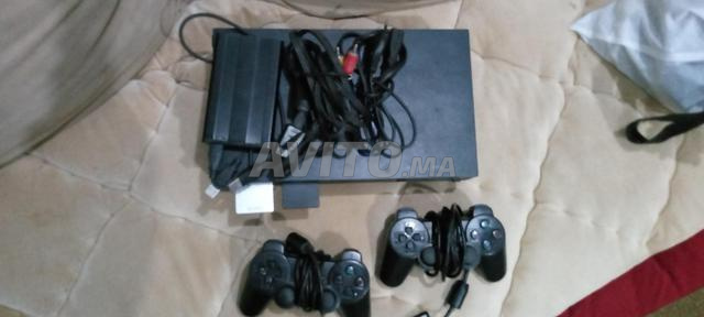 بلاي ستيشن 2 تعمل بكفاءة مع جميع الألعاب بحالة جيدة