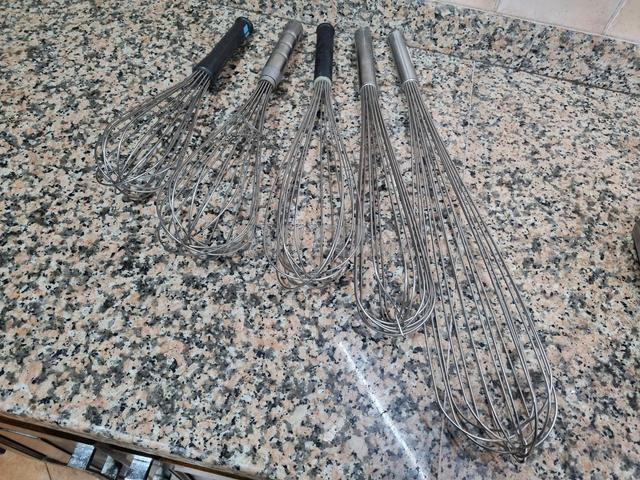 ملعقة من الفولاذ المقاوم للصدأ للمعجنات