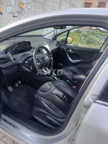 Peugeot 208 Diesel Manuelle 2014 à Marrakech - 2