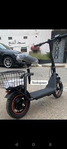سكوتر كهربائي إيطاليانو: قوة وأناقة