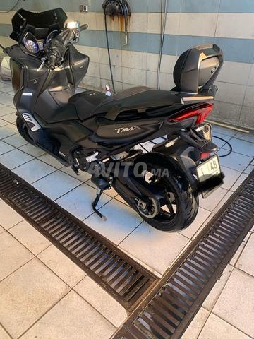 Tmax 560 ..