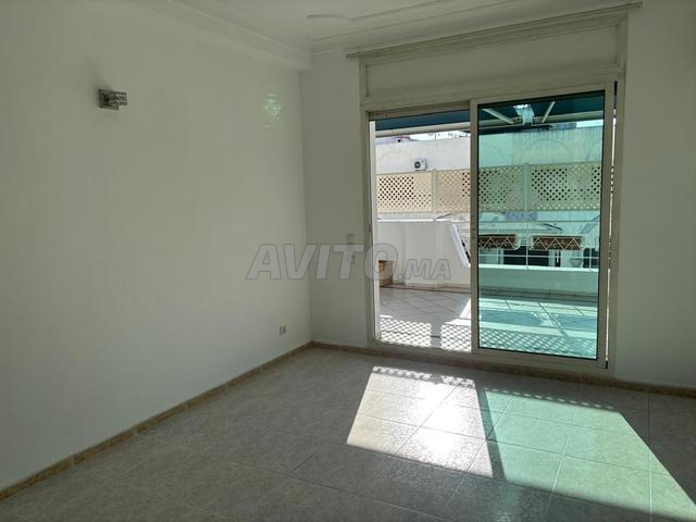 Grand appartement à louer Agdal