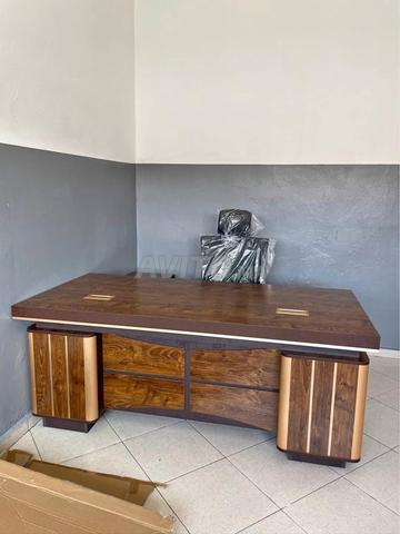 Bureau opérateur professionnel / vestiaire - 2