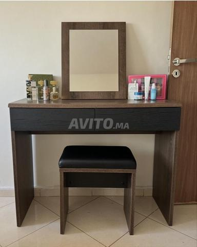Coiffeuse avec miroir et tabouret