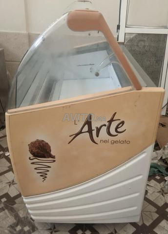 Vitrine / présentoir GLACE - 2