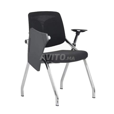 Chaise avec planche d'écriture / vestiaire