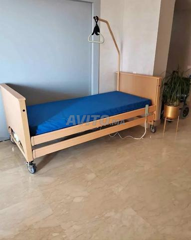 Lit médicalisé électrique