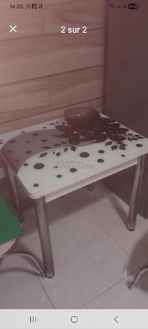 طاولة مع كرسيين - 2