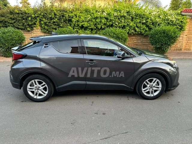 Toyota C-HR Essence Automatique 2022 à Rabat - 2